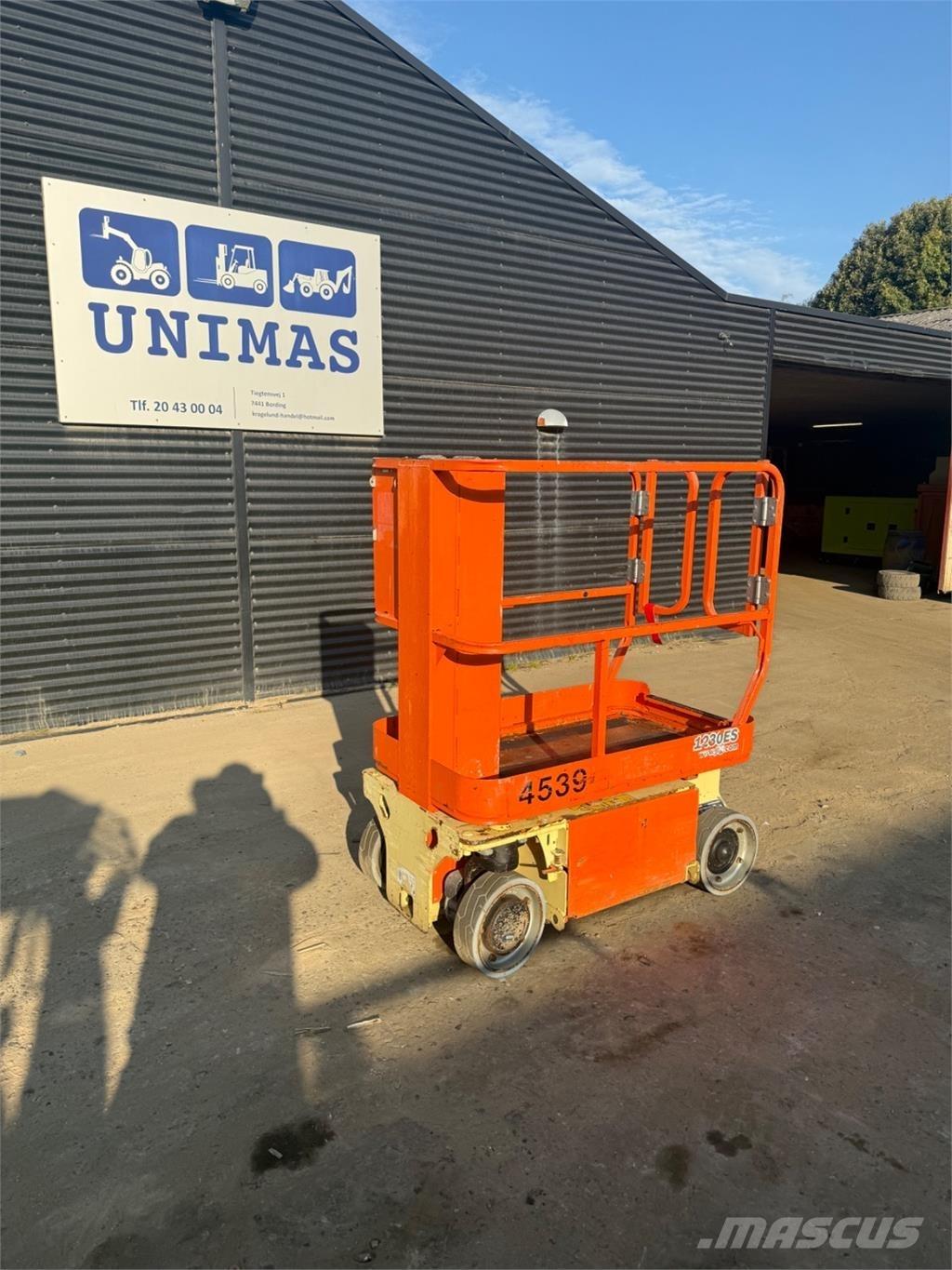 JLG 1230ES 垂直昇降型リフト