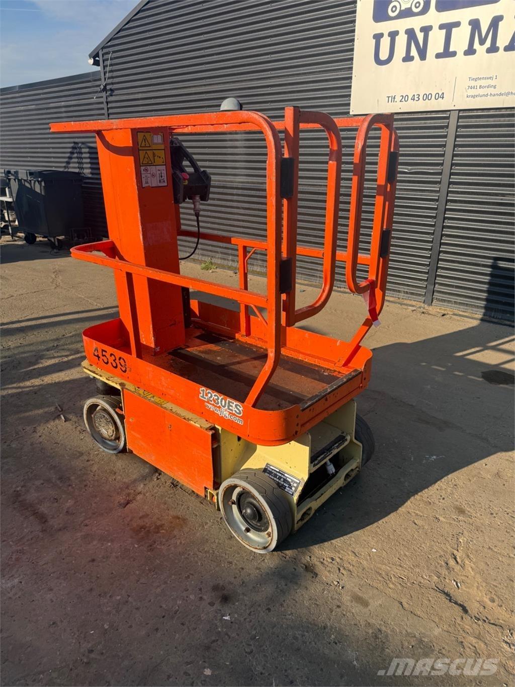 JLG 1230ES 垂直昇降型リフト