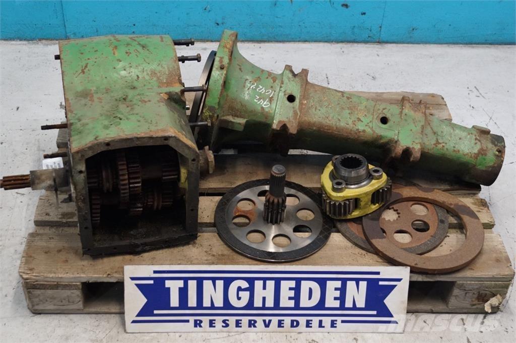John Deere 1042 トランスミッション