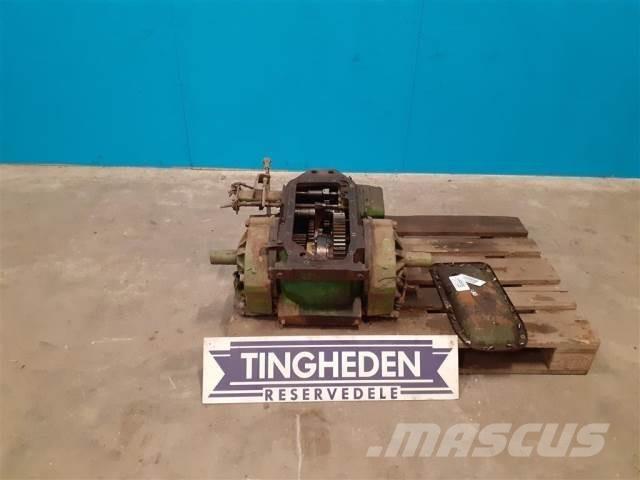 John Deere 1075 トランスミッション