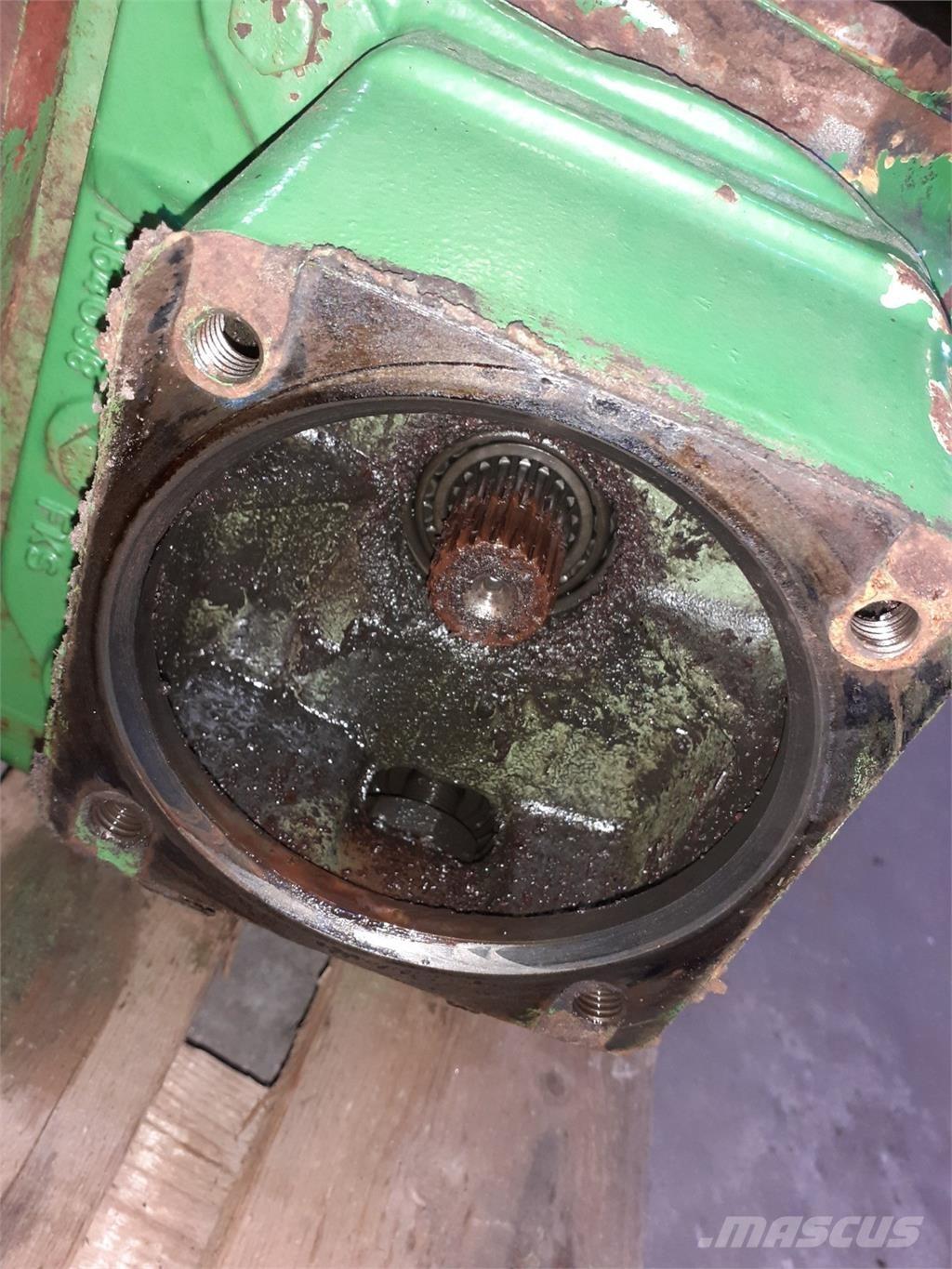John Deere 1075 トランスミッション