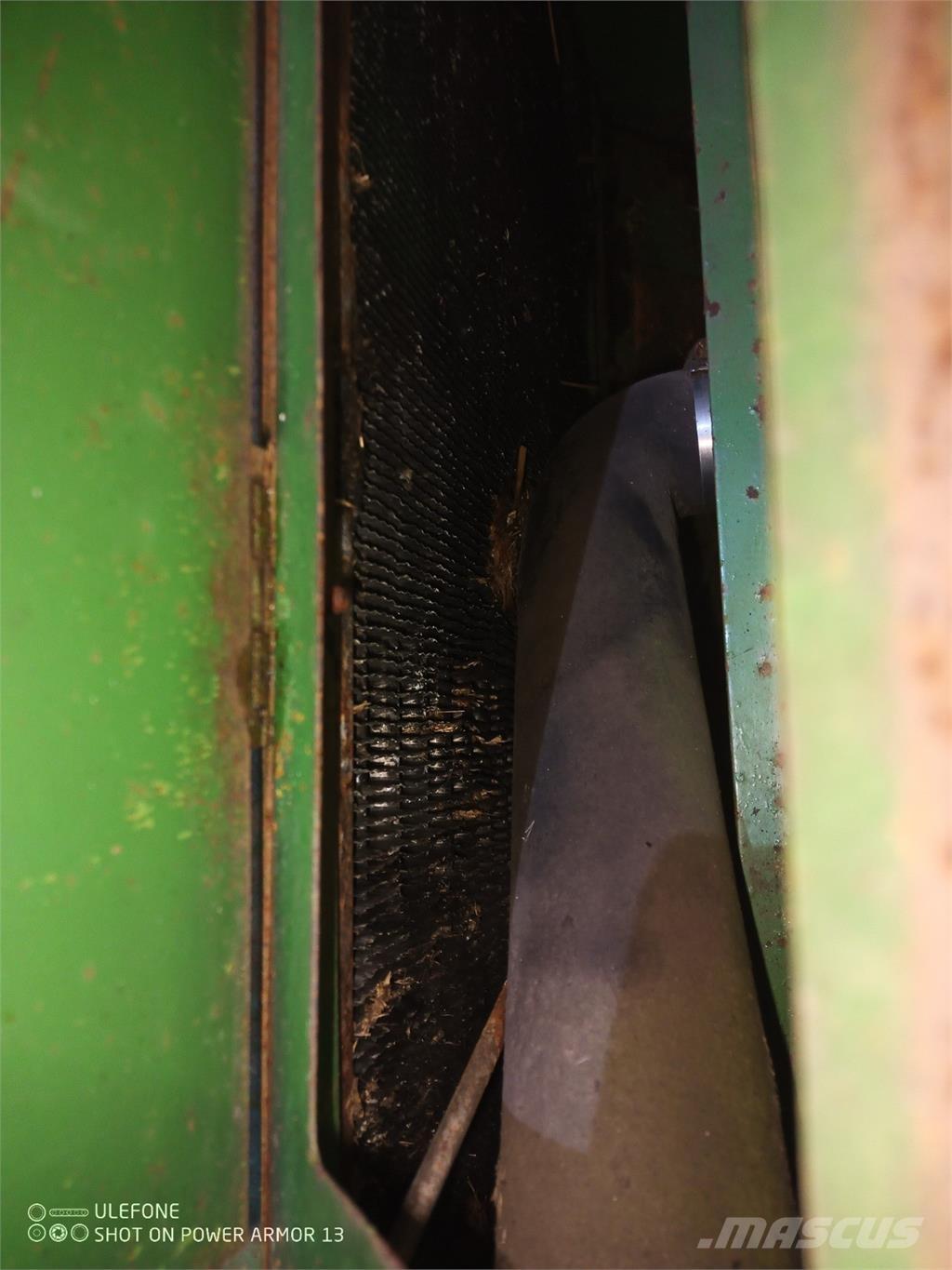 John Deere 1075 キャビン及び内装
