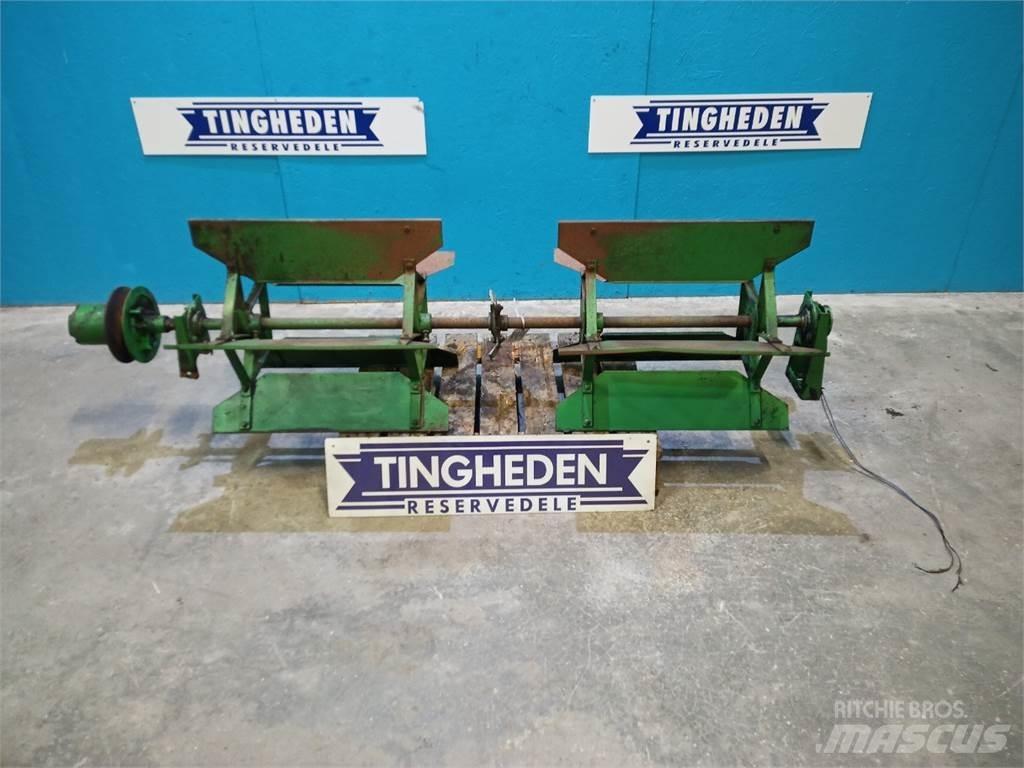 John Deere 1085 砂と塩撒き専用車
