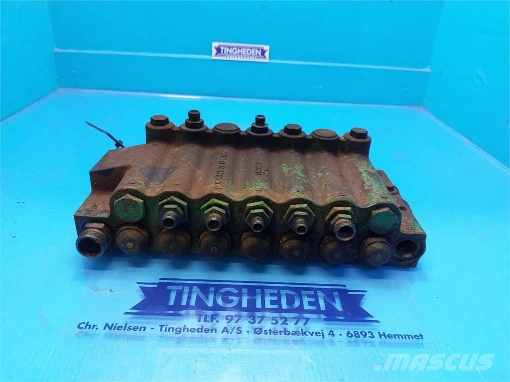 John Deere 1085 油圧機
