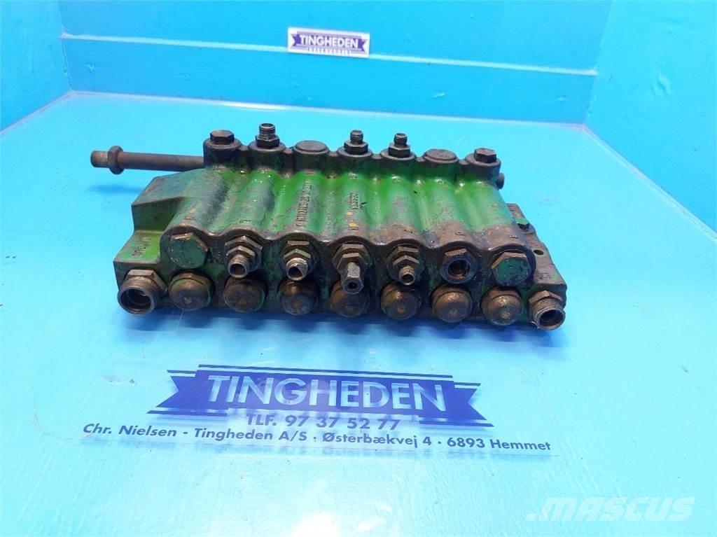John Deere 1085 油圧機
