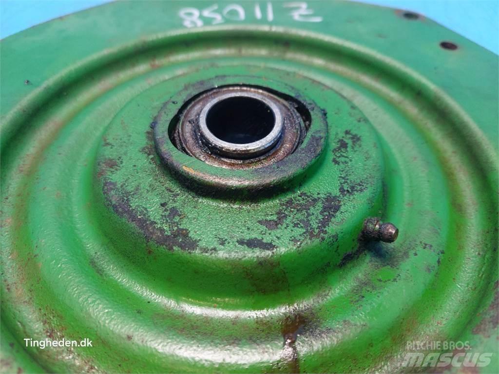 John Deere 1085 砂と塩撒き専用車