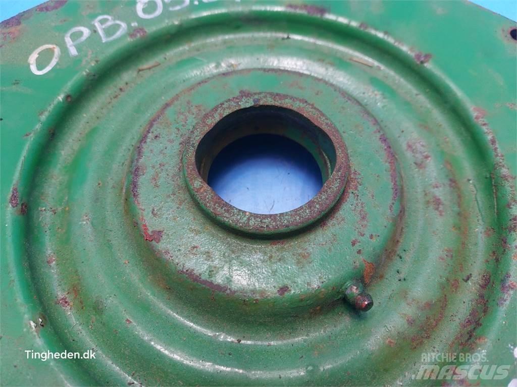 John Deere 1085 砂と塩撒き専用車