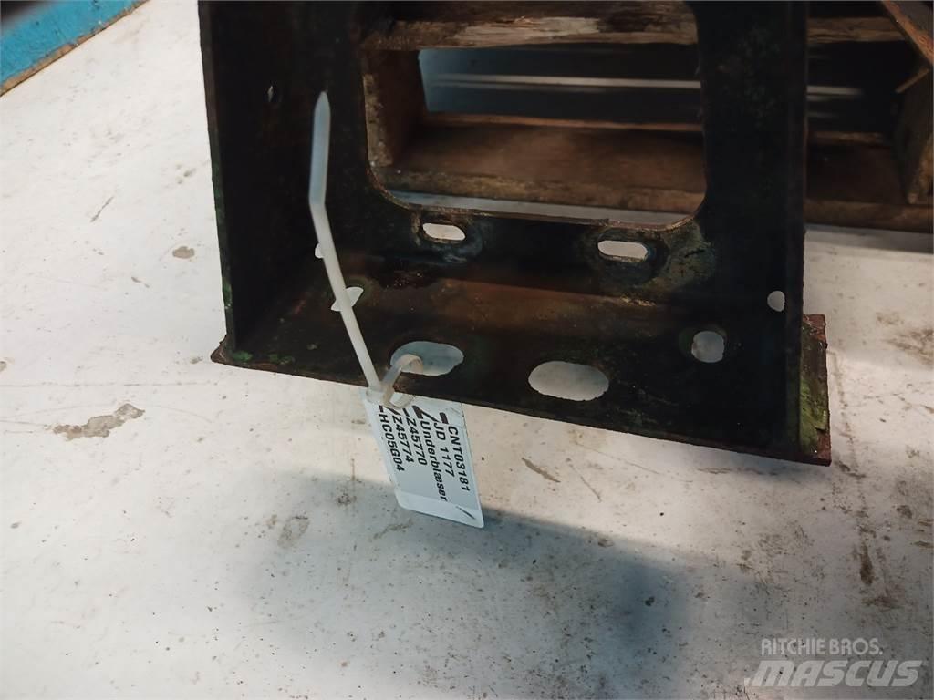 John Deere 1177 砂と塩撒き専用車