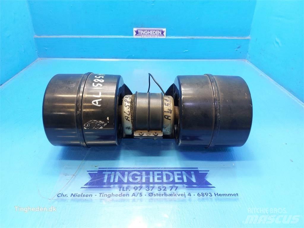 John Deere 1550 キャビン及び内装