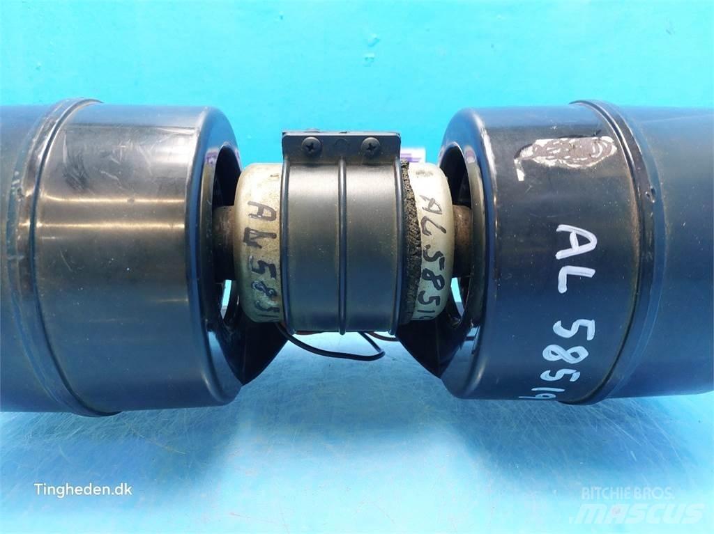 John Deere 1550 キャビン及び内装