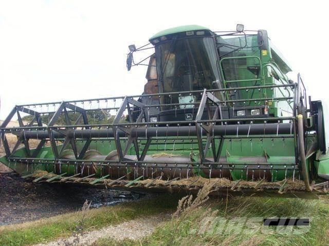 John Deere 2054 コンバイン