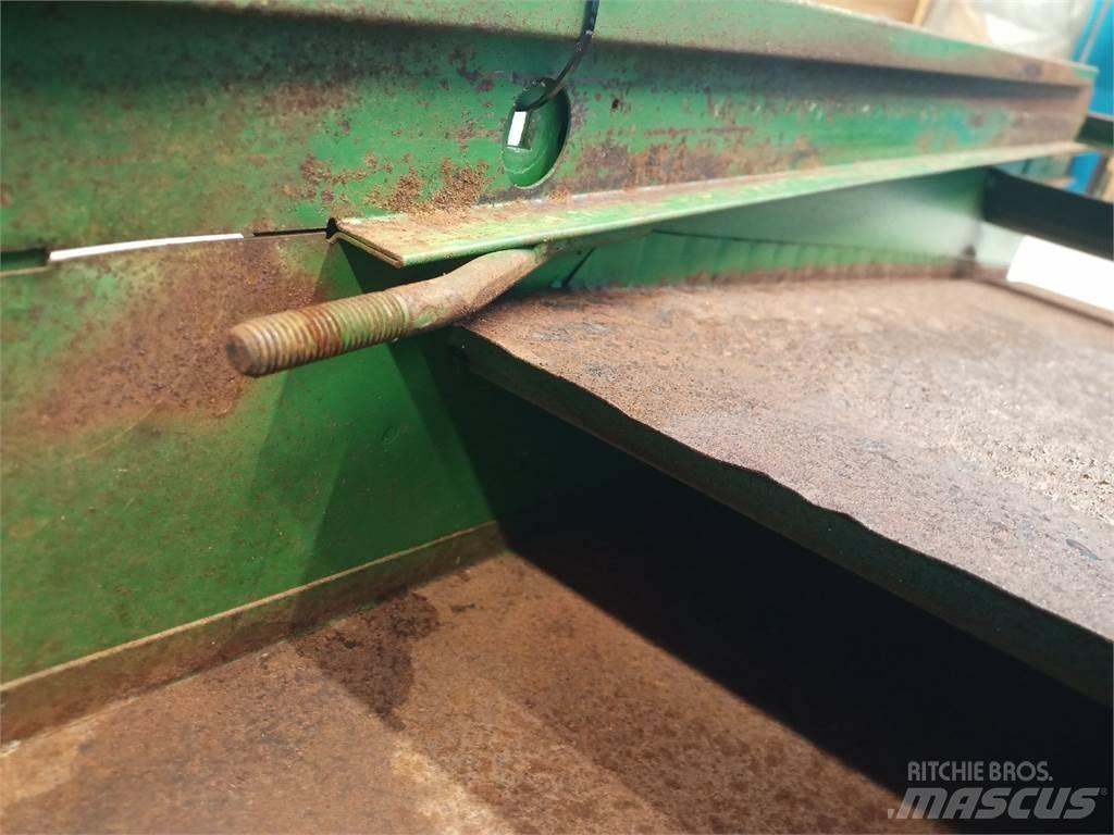 John Deere 2054 砂と塩撒き専用車