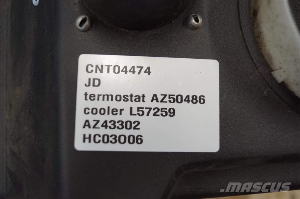 John Deere 2054 キャビン及び内装