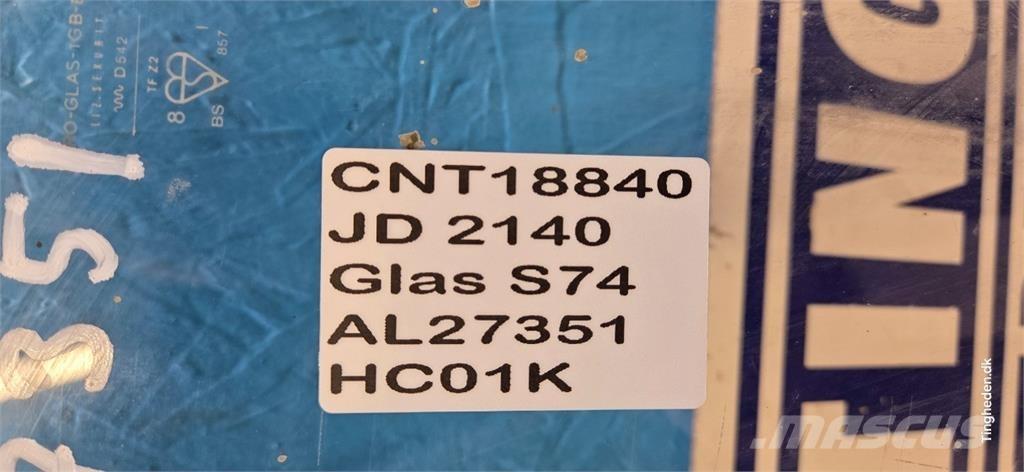 John Deere 2140 キャビン及び内装