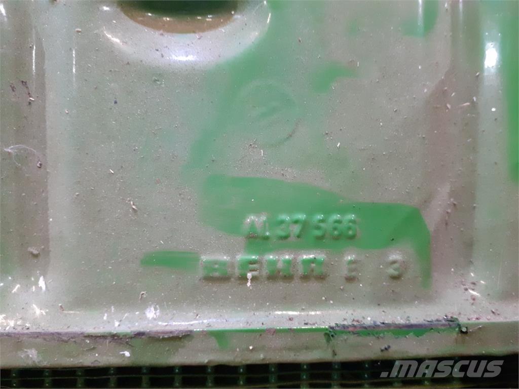 John Deere 3040 ラジエター