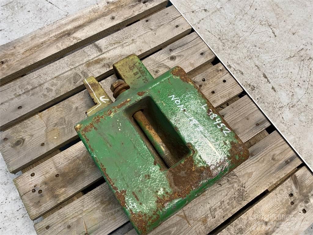 John Deere 3040 ウエイト（フロント）