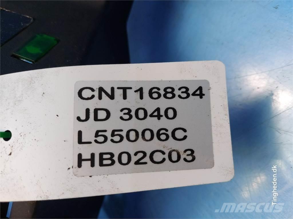 John Deere 3040 キャビン及び内装