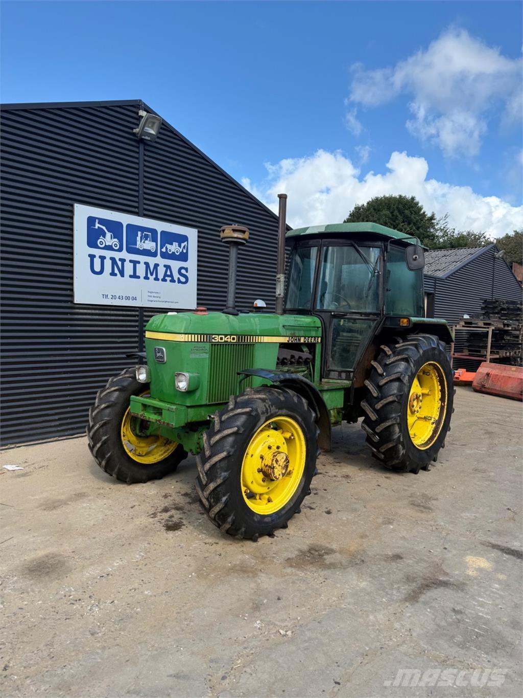 John Deere 3040 トラクター