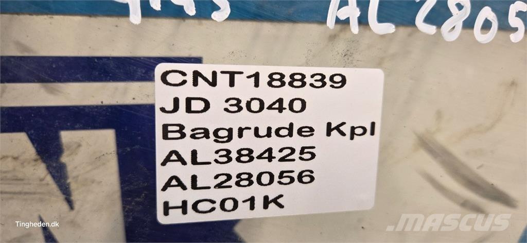 John Deere 3040 キャビン及び内装