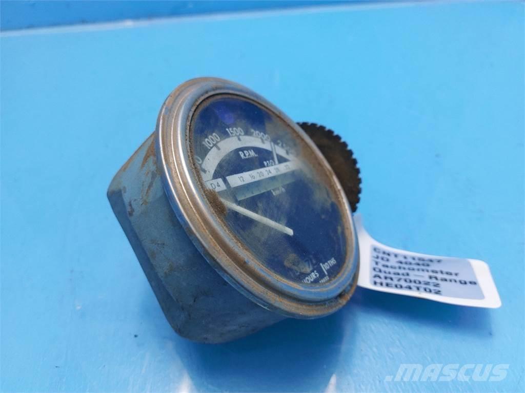 John Deere 4040 電子機器