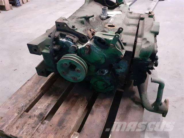 John Deere 4239 エンジン