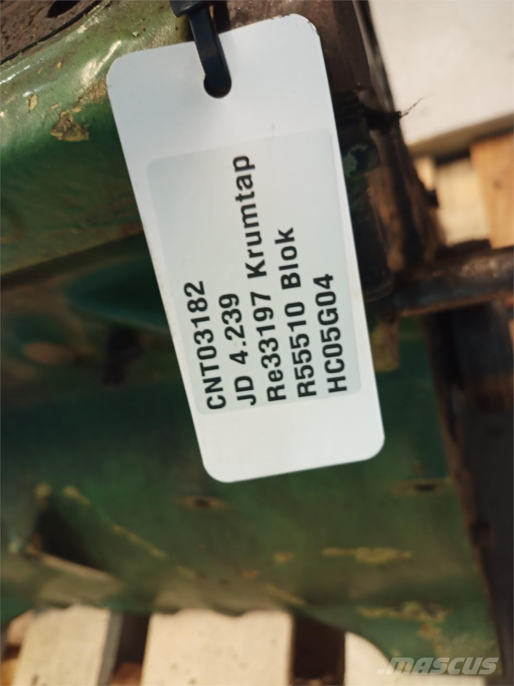 John Deere 4239 エンジン