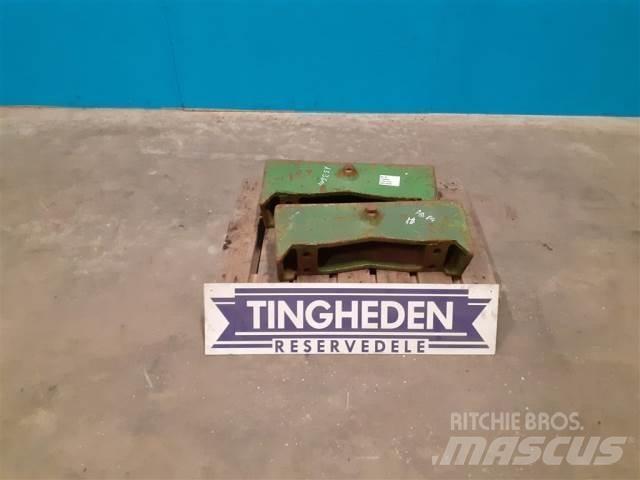 John Deere 4240 ウエイト（フロント）
