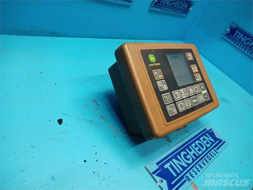 John Deere 590 電子機器