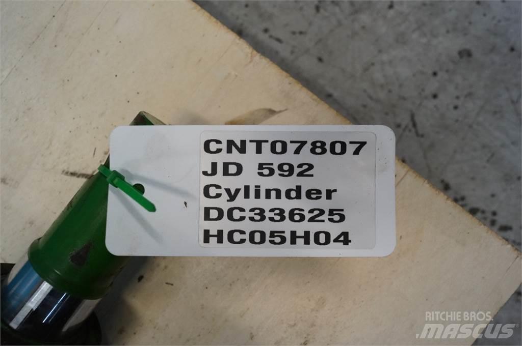 John Deere 592 ベールクランプ
