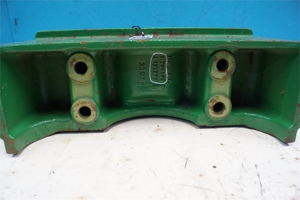 John Deere 6105M ウエイト（フロント）
