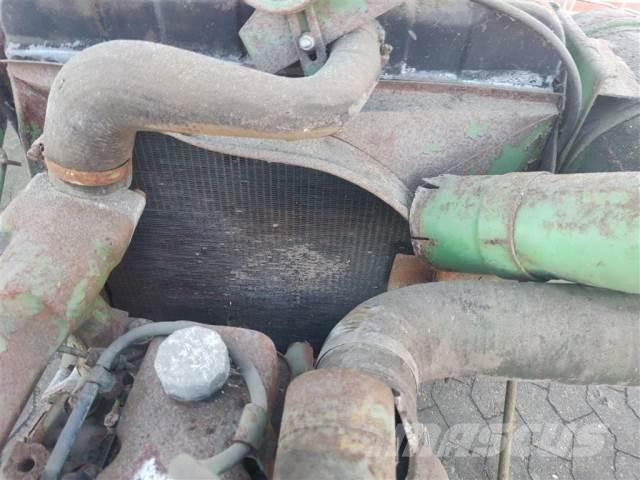 John Deere 6329D エンジン