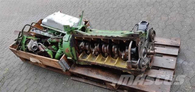 John Deere 6359T エンジン