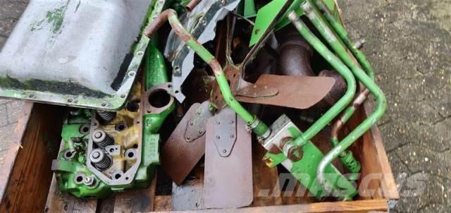 John Deere 6359T エンジン