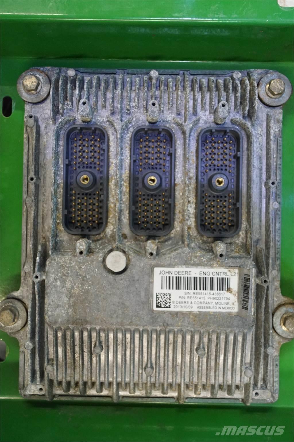 John Deere 670S 電子機器