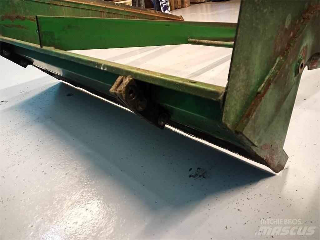 John Deere 9540 砂と塩撒き専用車
