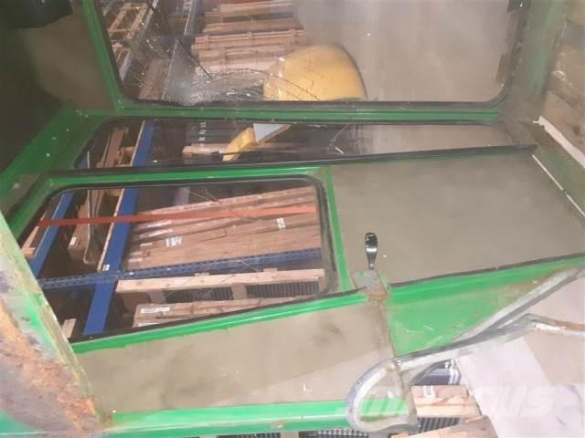 John Deere 955 キャビン及び内装
