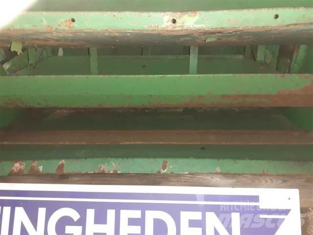 John Deere 955 砂と塩撒き専用車