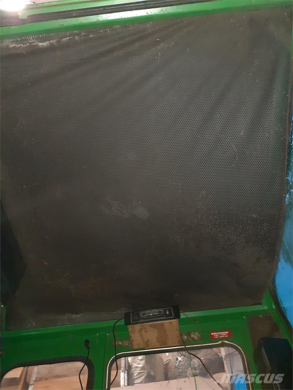 John Deere 955 キャビン及び内装