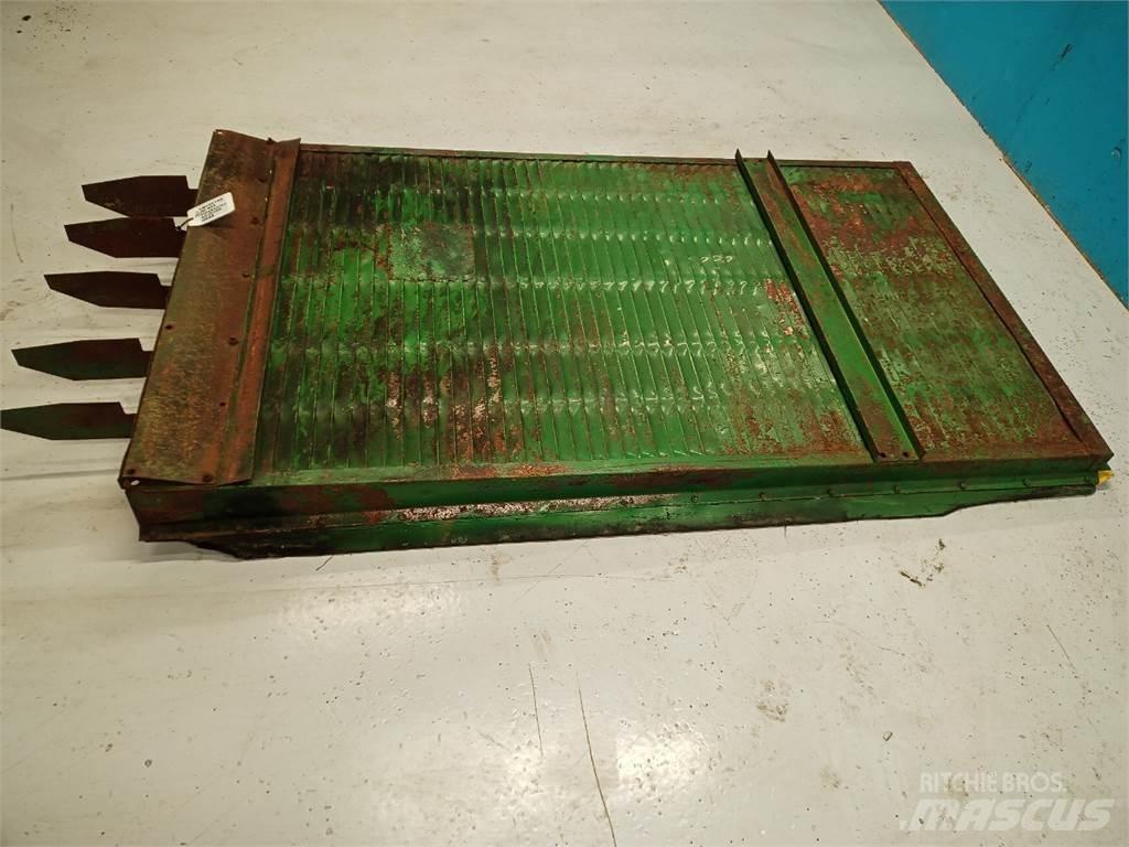 John Deere 955 砂と塩撒き専用車