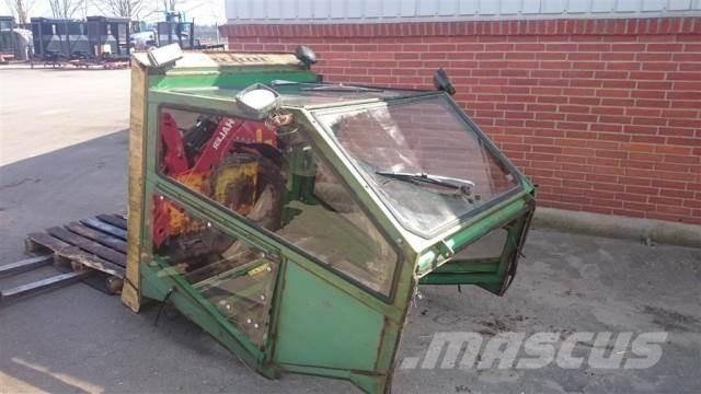 John Deere 975 キャビン及び内装