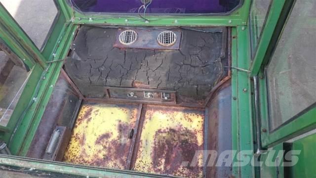 John Deere 975 キャビン及び内装