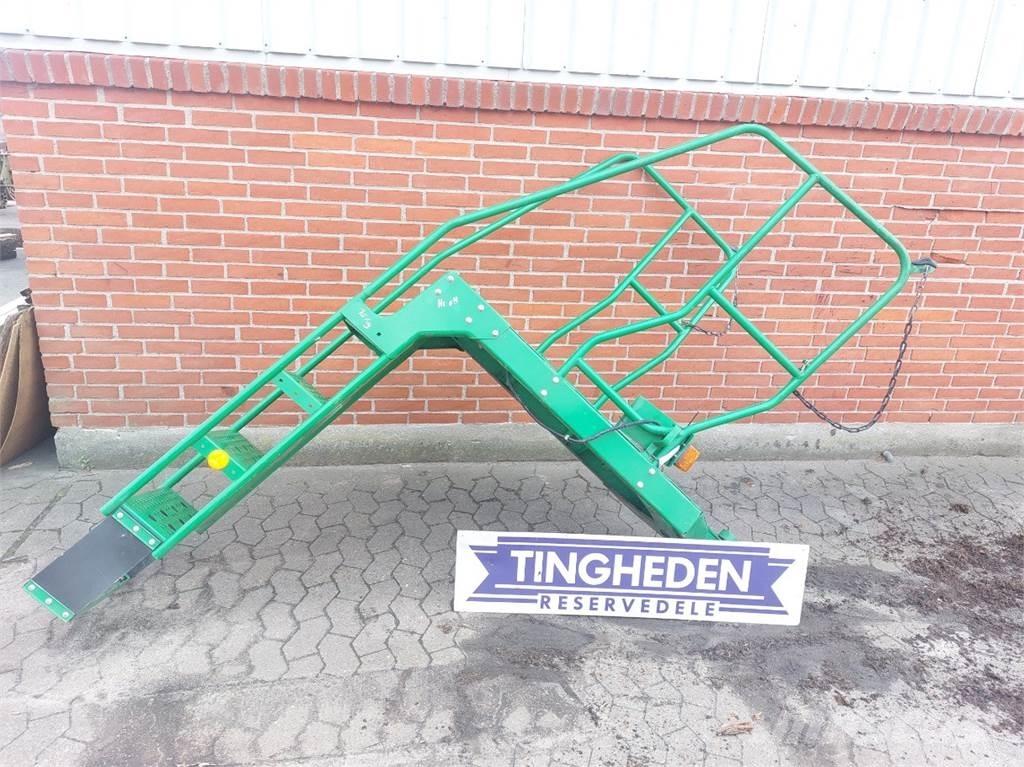 John Deere 9880 キャビン及び内装