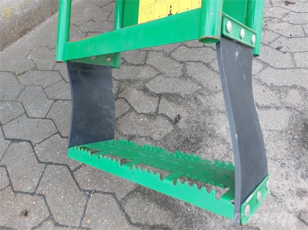 John Deere 9880 キャビン及び内装