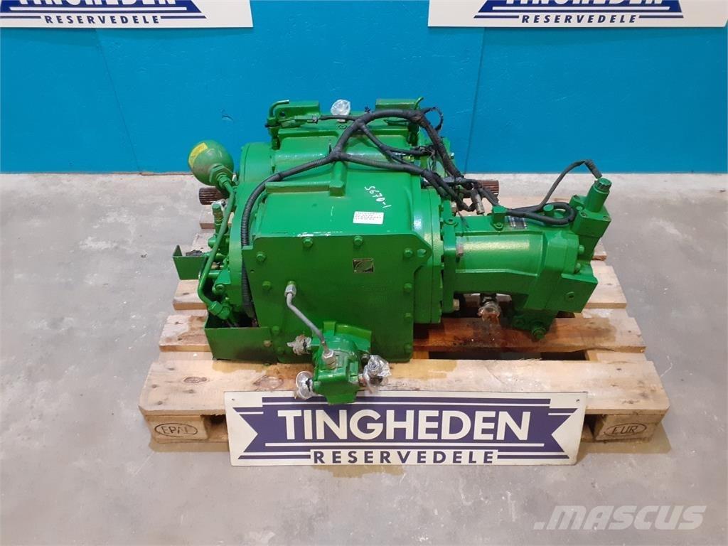John Deere S670 トランスミッション