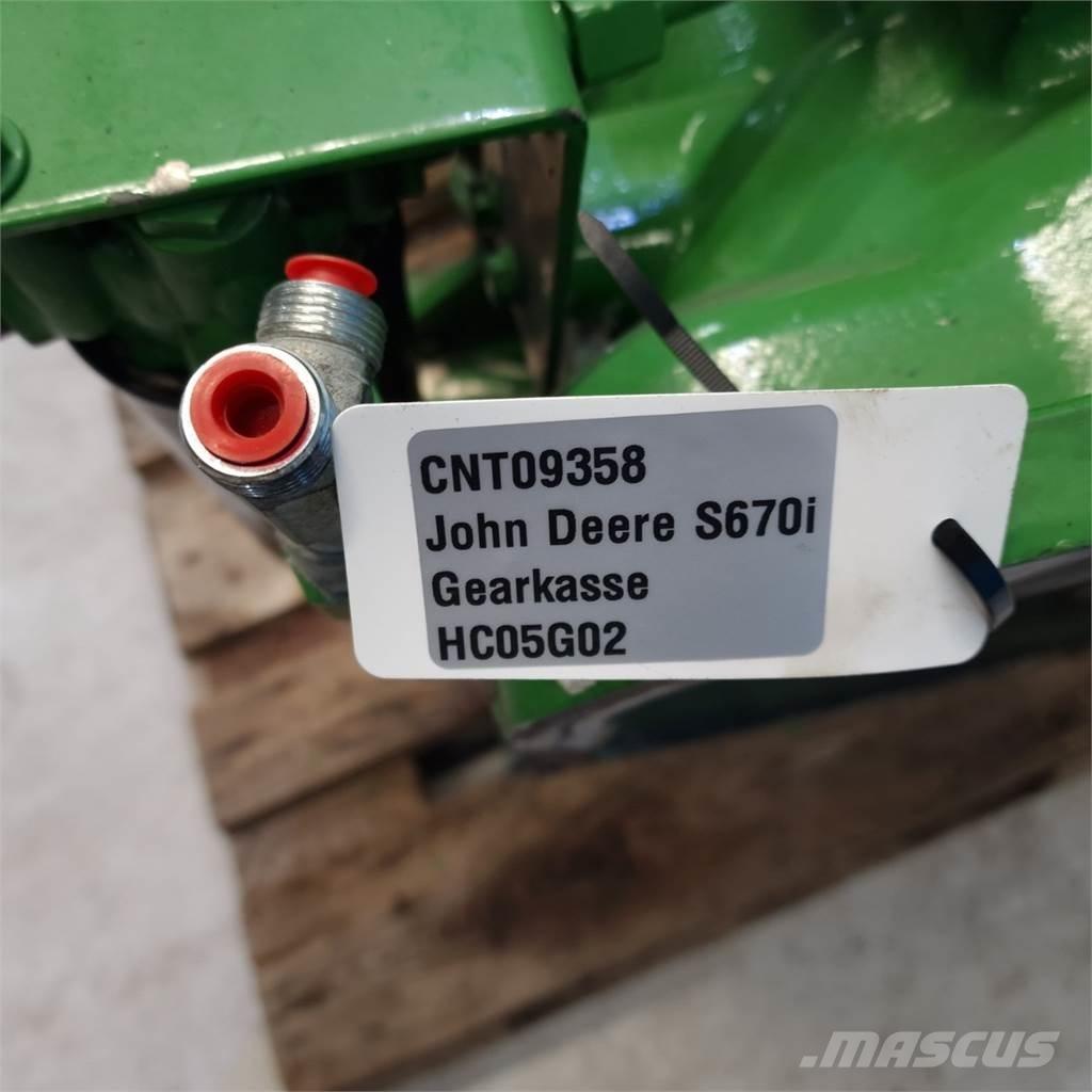 John Deere S670 トランスミッション