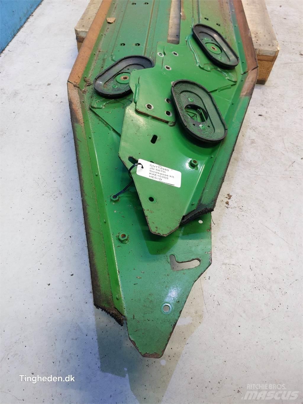 John Deere S670 砂と塩撒き専用車