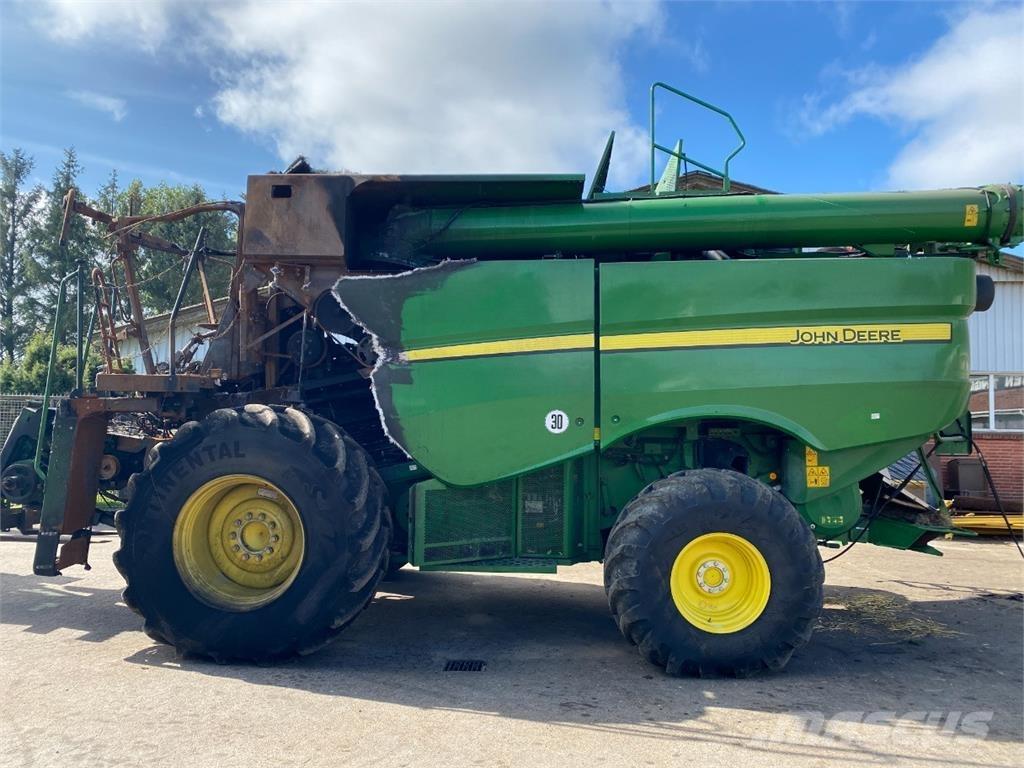 John Deere S670I コンバイン