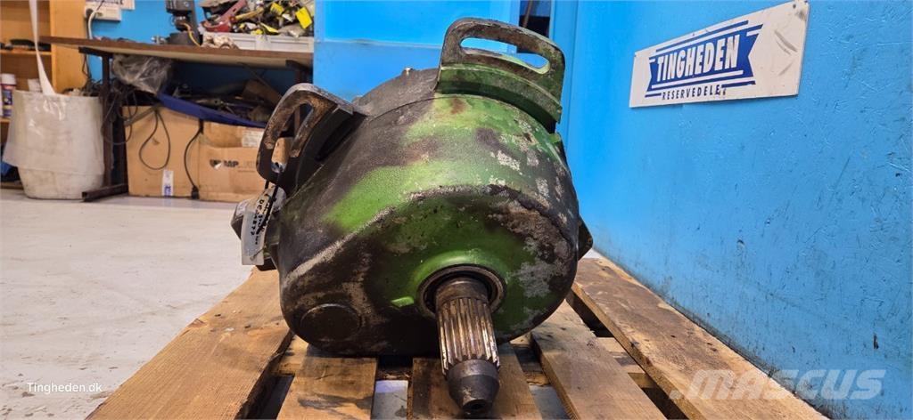 John Deere S690 トランスミッション