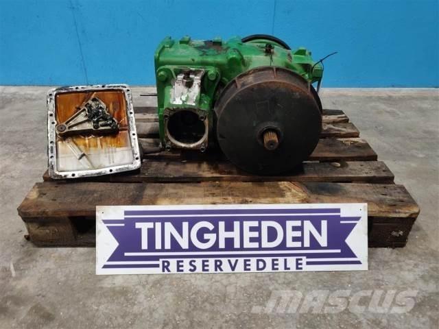 John Deere T670 トランスミッション
