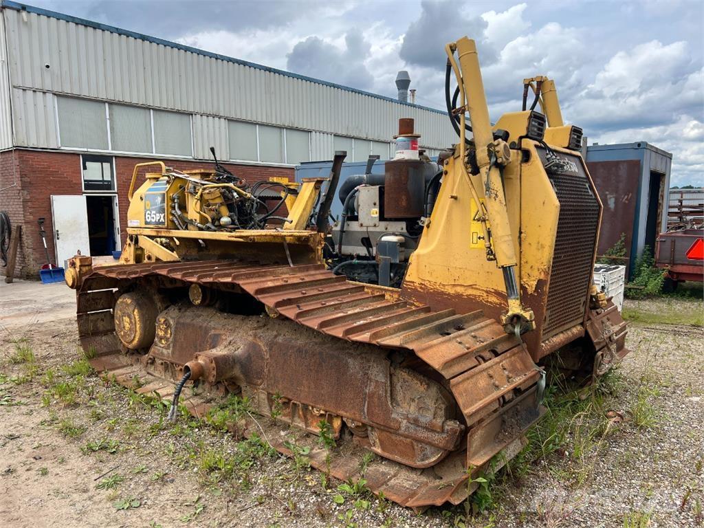 Komatsu D65PX-15 ブルドーザー